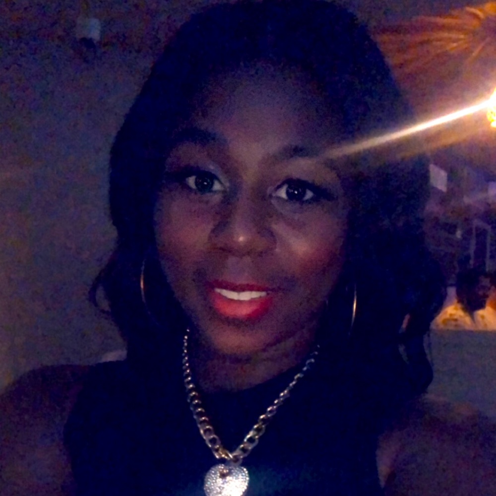 Meet your Posher, Resha